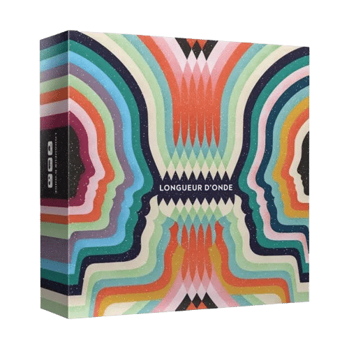 Boîte Longueur d'Onde, profils de visages colorés aux formes d'ondes psychédéliques.